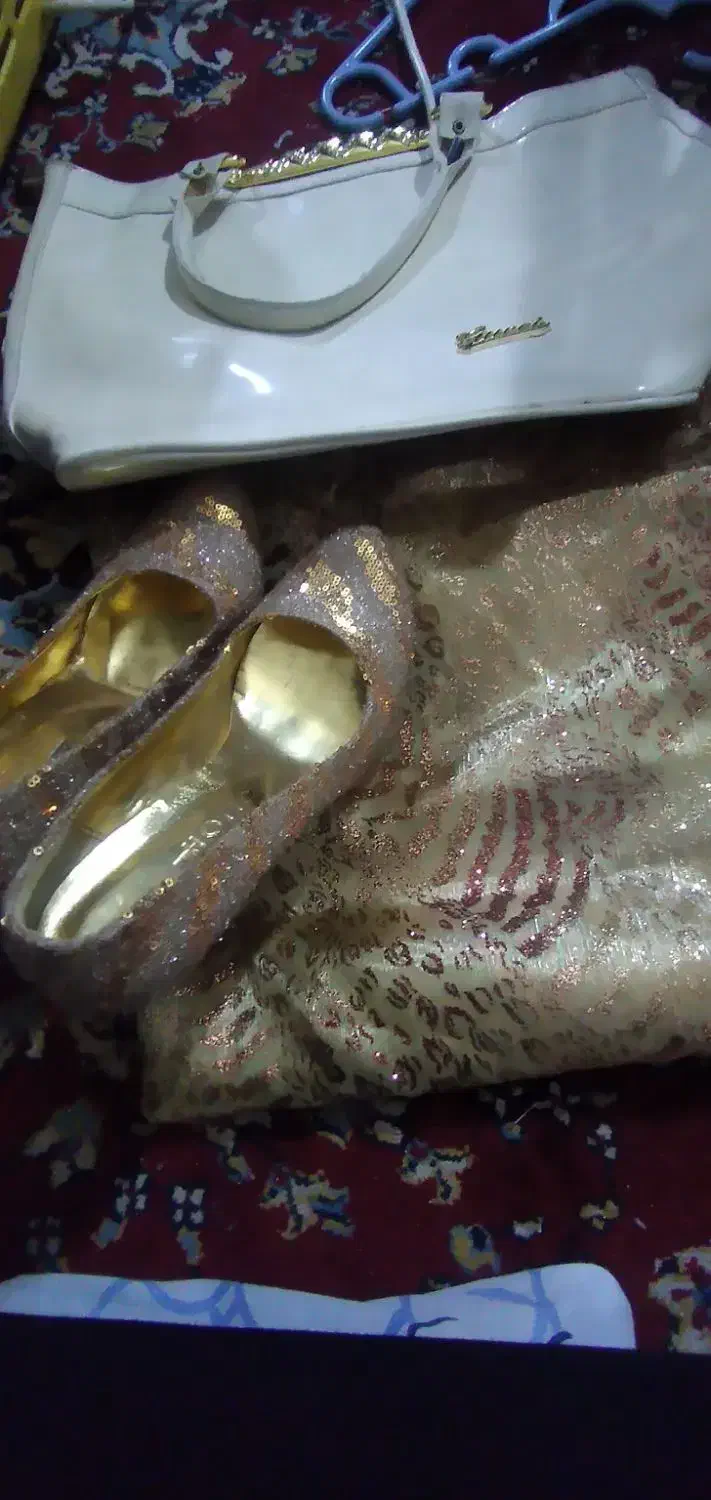 پارچه مجلسی|لباس|چمران, |دیوار