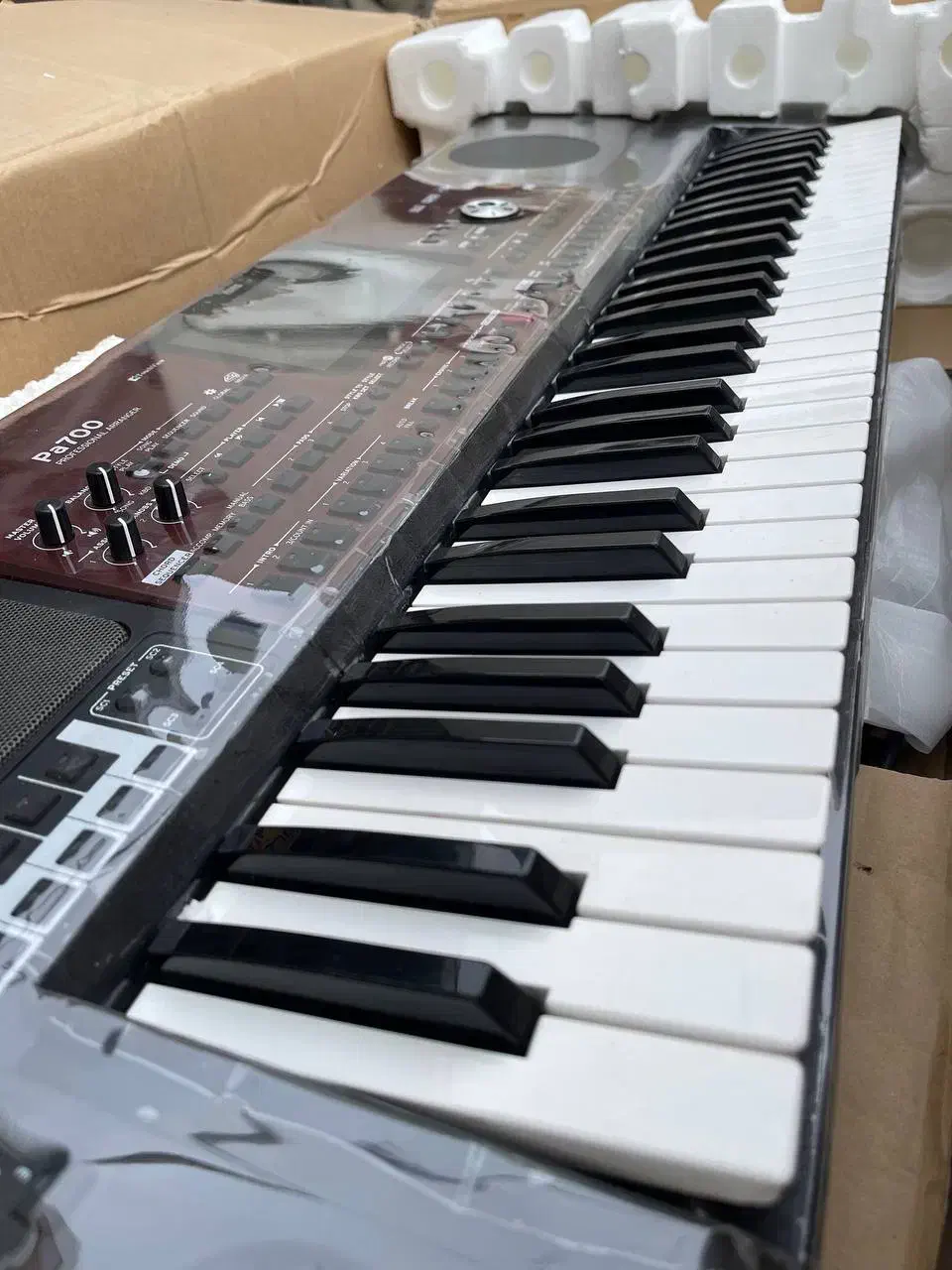 فروش اورگ/کیبورد pa700 بدون خط خش|پیانو، کیبورد، آکاردئون|بابل, |دیوار