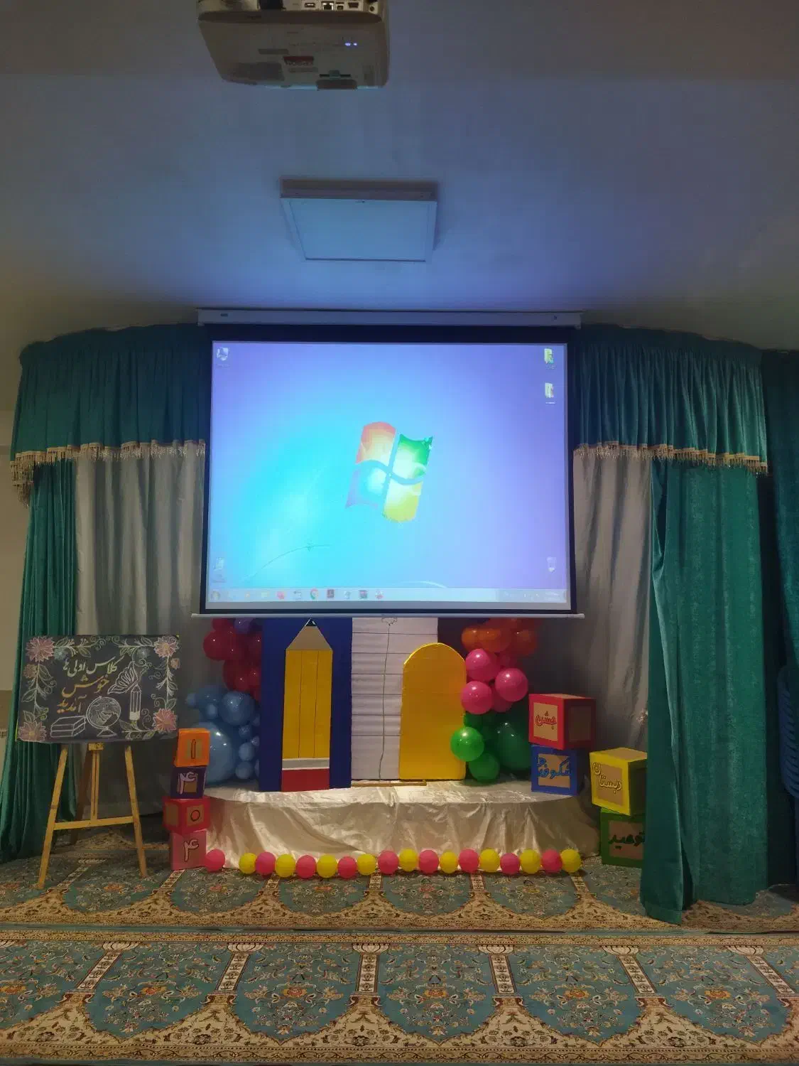 دیتا ویدئو پروژکتور|تلویزیون و پروژکتور|قم, زنبیل آباد|دیوار