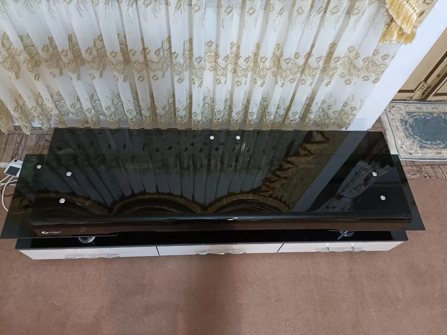 میز تلویزیون بسیار شیک و تمیز|میز تلویزیون|ارومیه, |دیوار