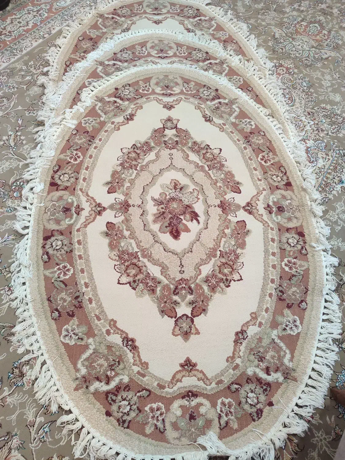 قالیچه کرم رنگ زیبا|فرش|کرمانشاه, |دیوار