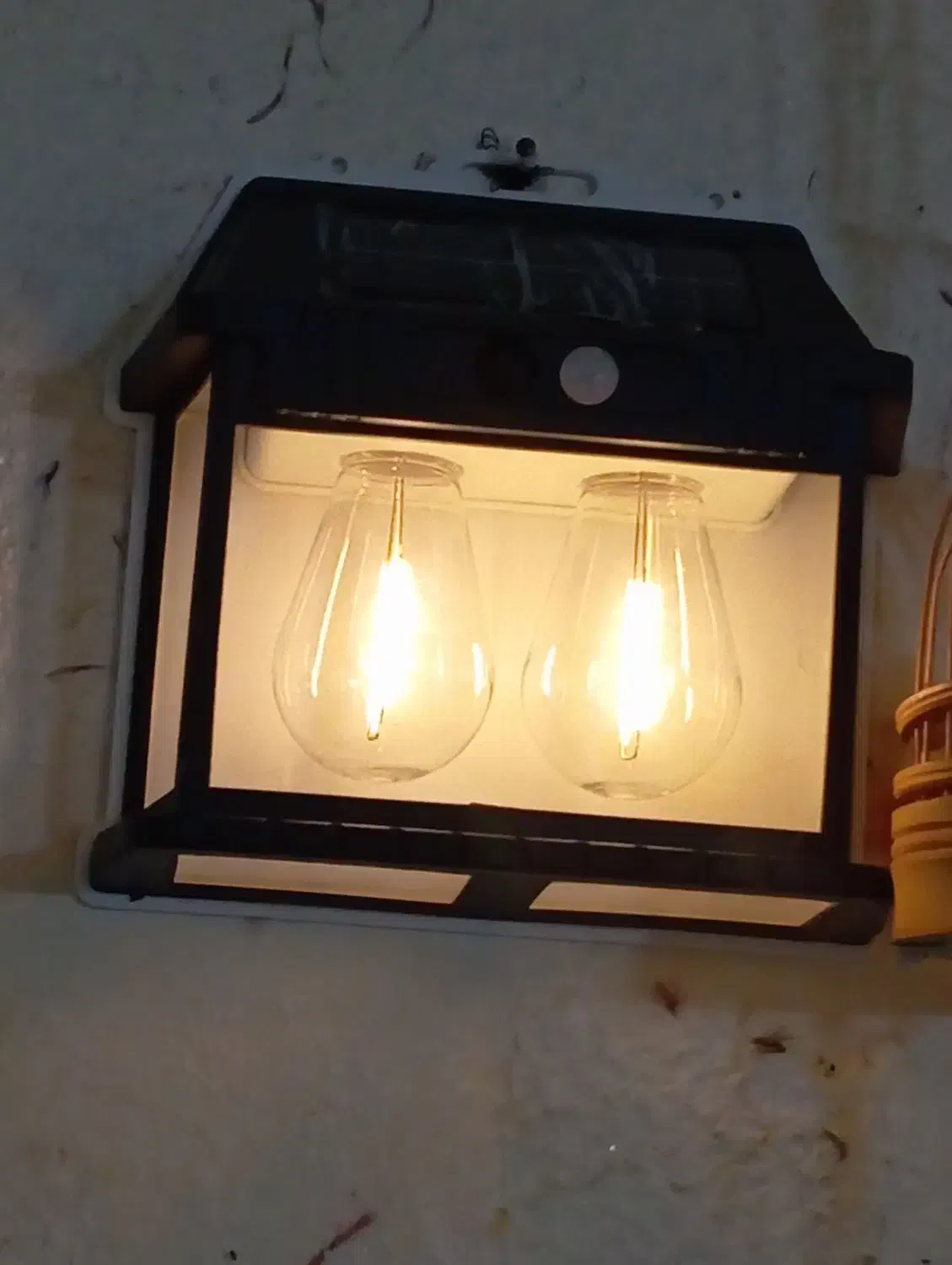 شب خواب خورشیدی|لوستر و چراغ آویز|قم, چهار امامزاده|دیوار