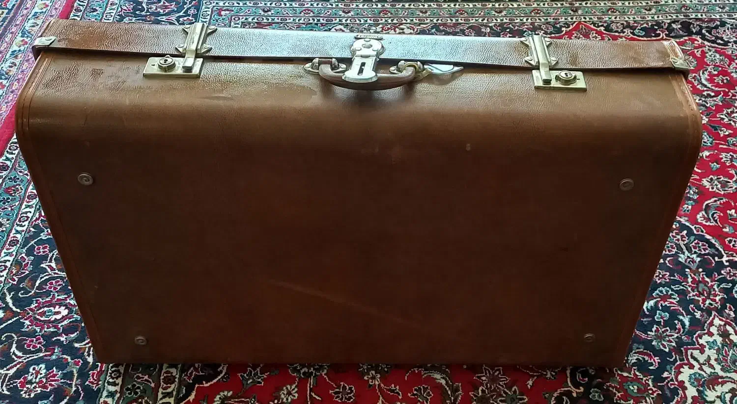 چمدان چرم|کیف، کفش، کمربند|اصفهان, لنبان|دیوار