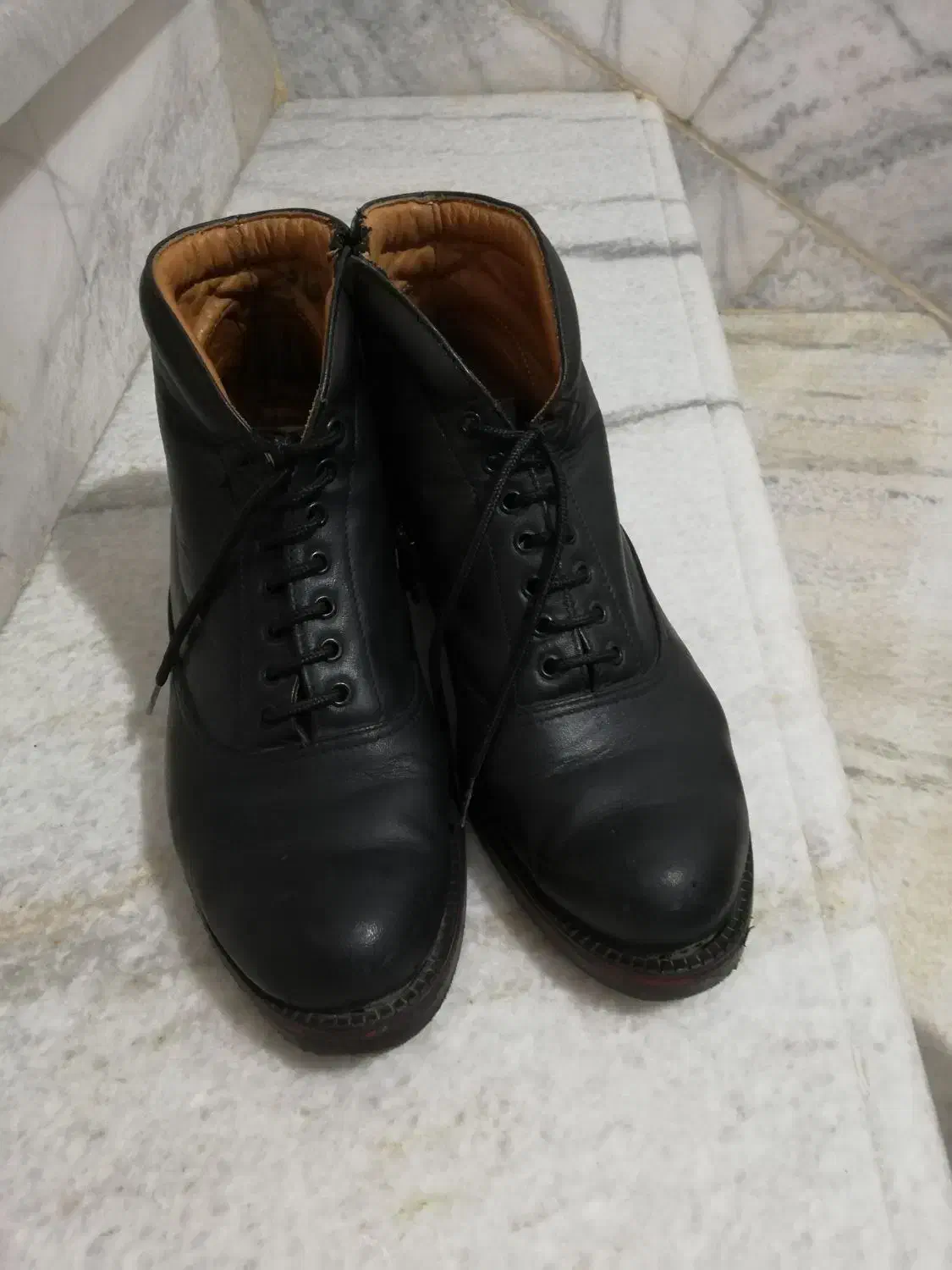 دو جفت پوتین و چند جف کفش مجلسی|کیف، کفش، کمربند|سنندج, |دیوار