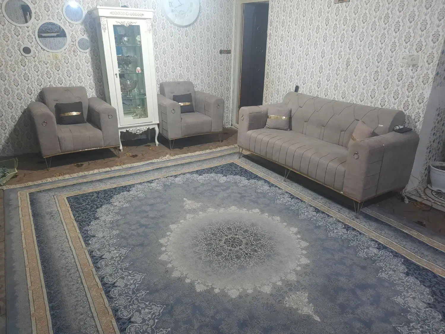 قالی و مبل|فرش|تربت جام, حافظ|دیوار