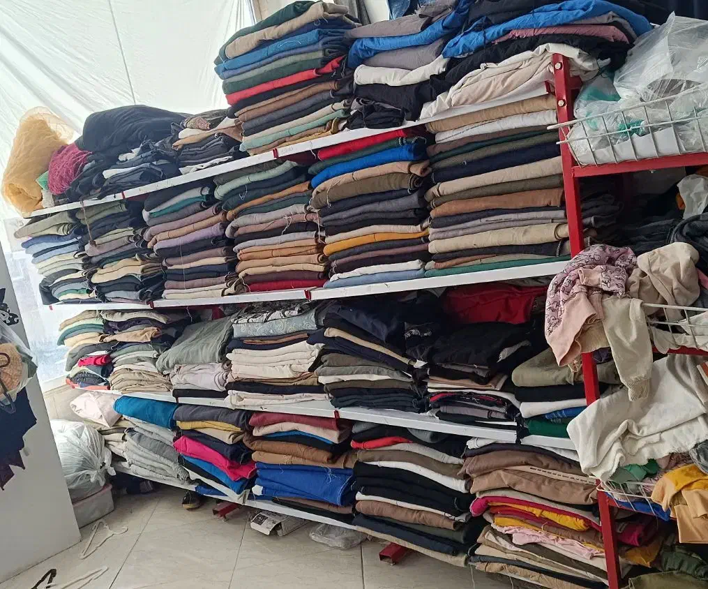 پارچه کیلویی|لباس|گلبهار, شهر جدید گلبهار|دیوار