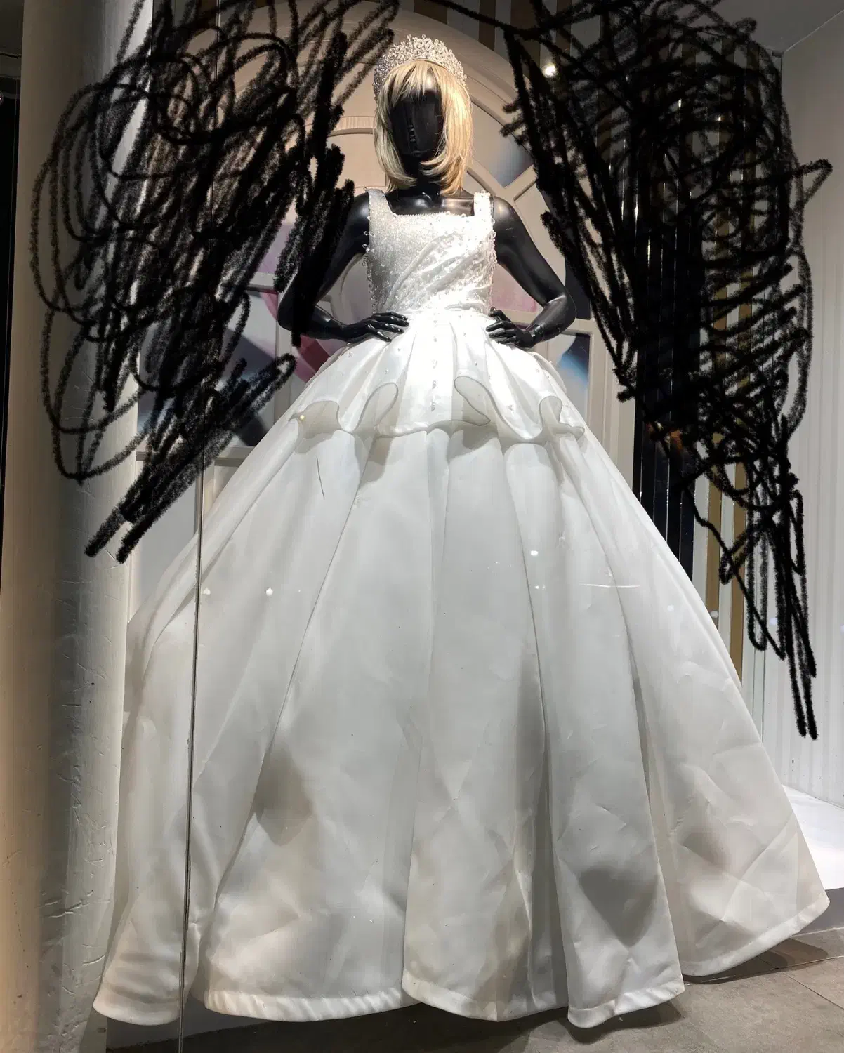 لباس عروس|لباس|تبریز, |دیوار