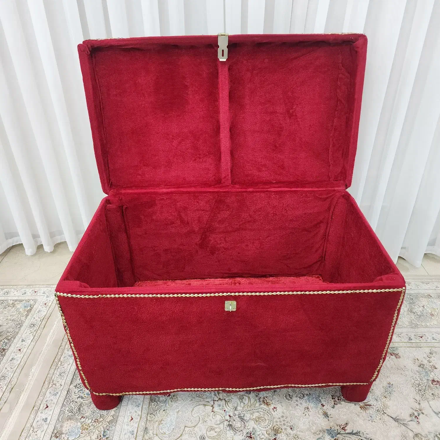 صدوق مخمل قدیمی|صنایع دستی و سایر لوازم تزئینی|قم, حاج زینل|دیوار