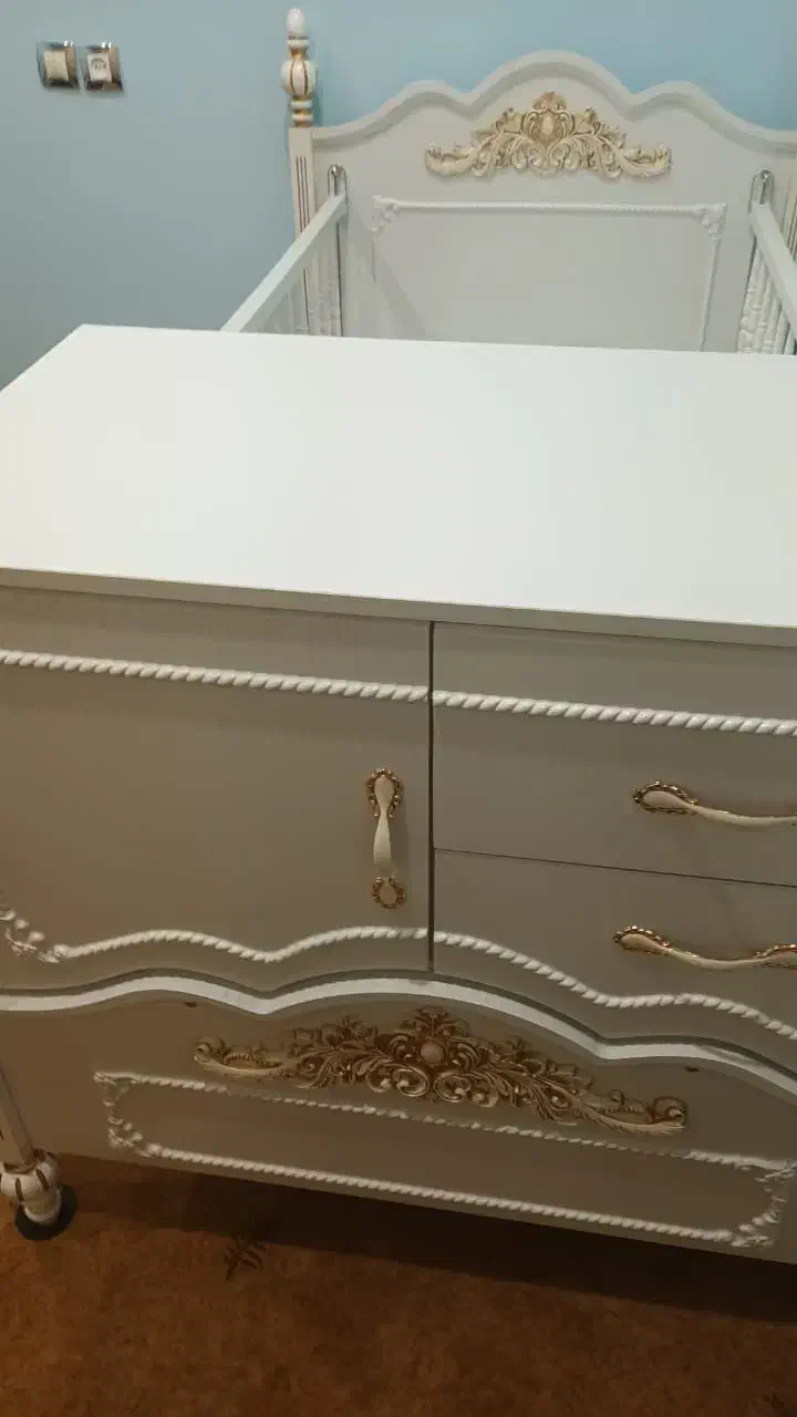 تخت نوجوان|تخت و سرویس خواب|هشتگرد, هیو|دیوار