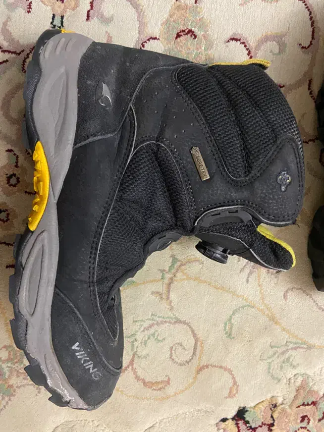 پوتین کوهنوردی اورجینال|کیف، کفش، کمربند|اردبیل, |دیوار