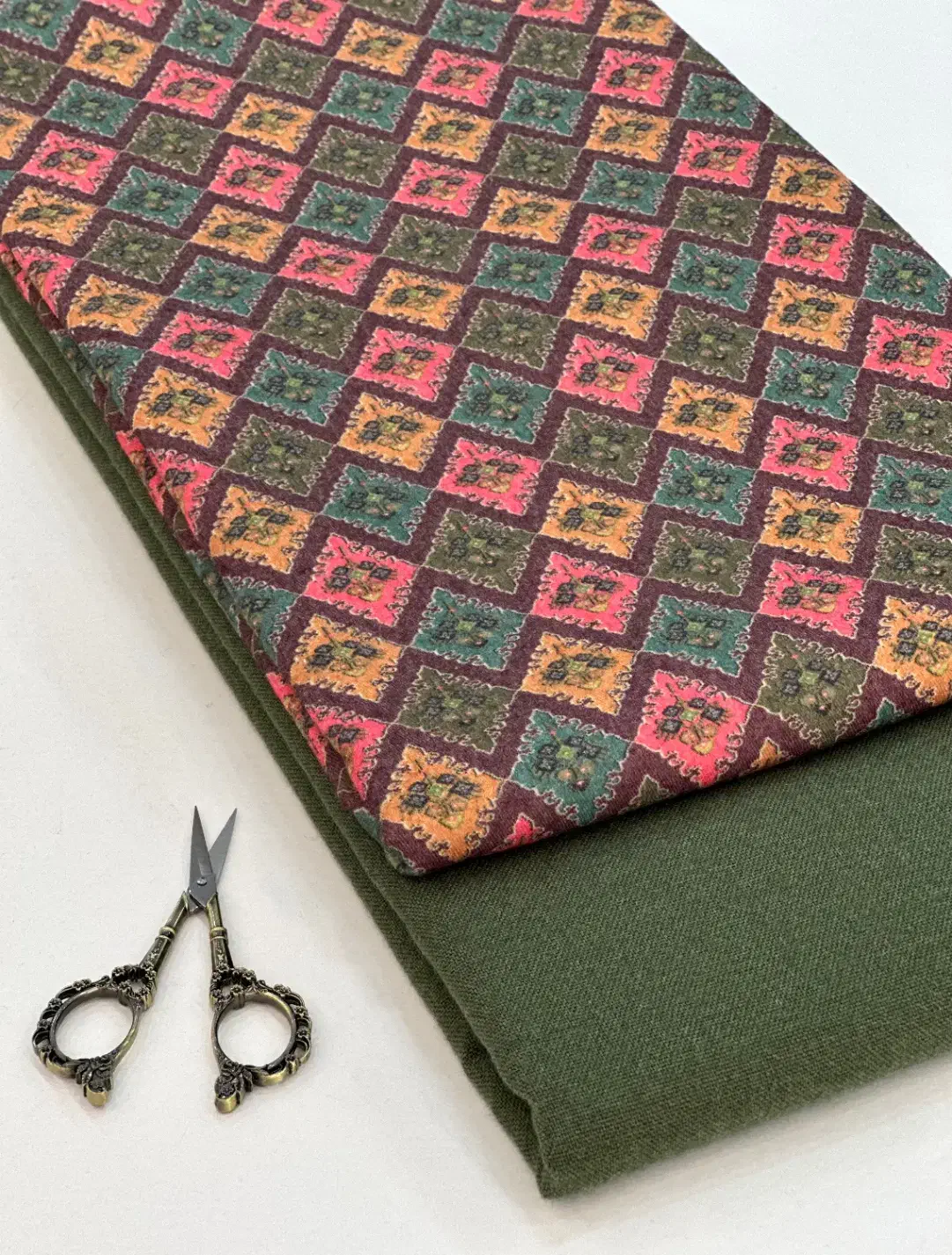 انواع پارچه با تنوع بالا|لوازم خیاطی و بافتنی|قم, سراجه (۱۵ خرداد)|دیوار