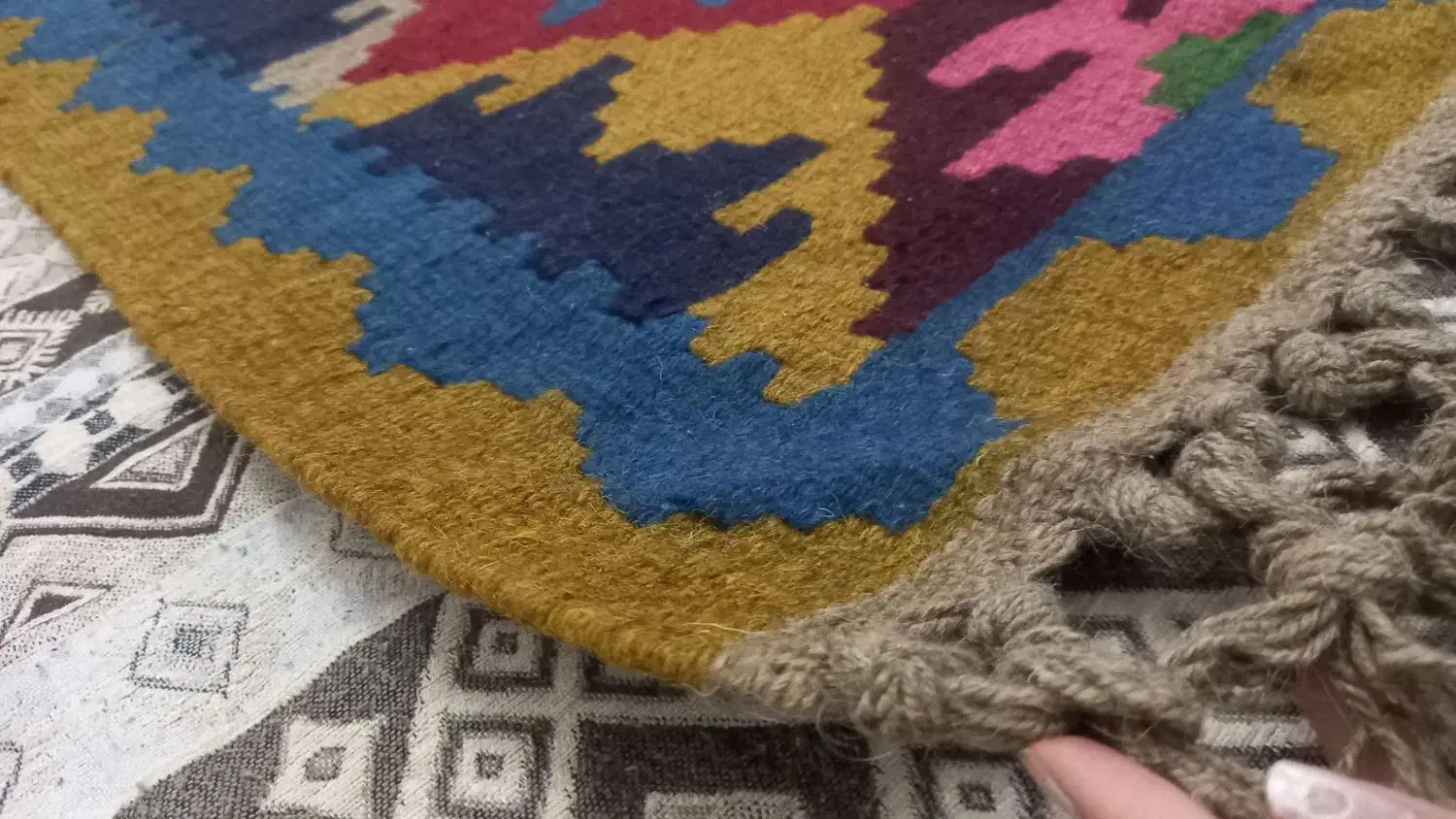 گلیم پشمی دست باف|گلیم، جاجیم، گبه|قزوین, |دیوار