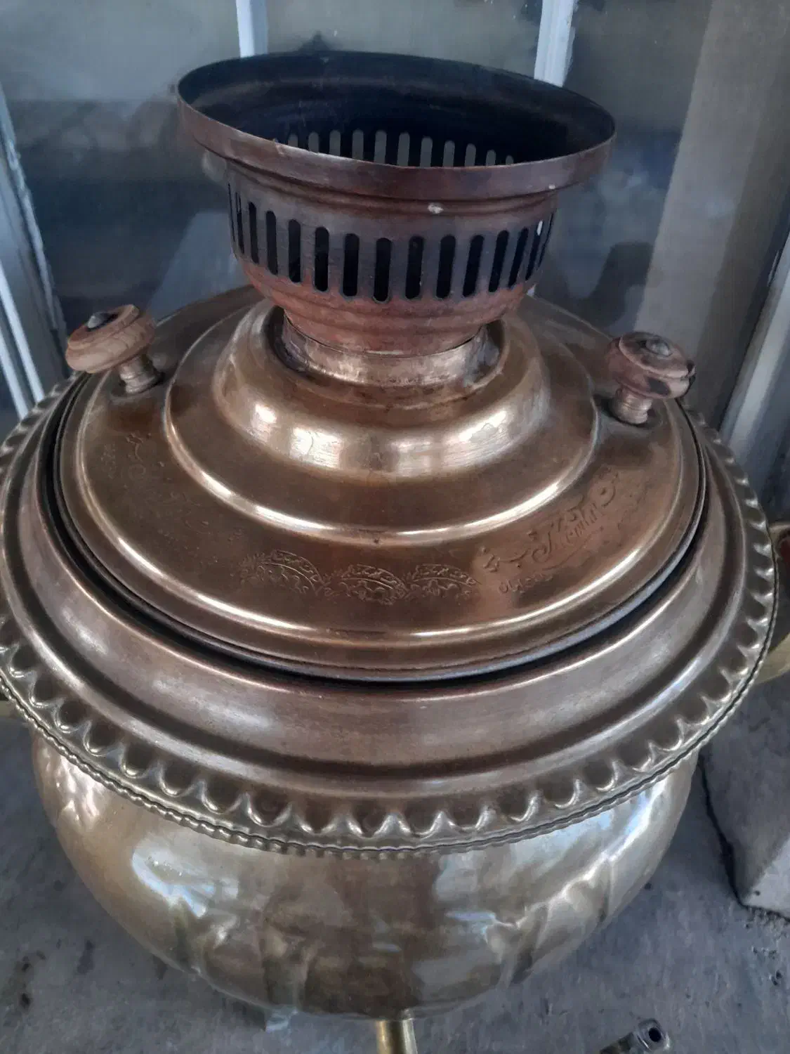 سماور زغالی برنز سنگین|کلکسیون اشیاء عتیقه|مرند, |دیوار