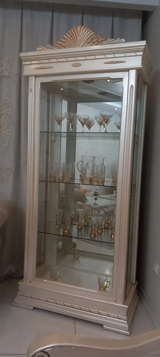 بوفه کاملا سالم بدون خط و خش و شکستگی|بوفه، ویترین، کنسول|فردیس, سرحد آباد|دیوار