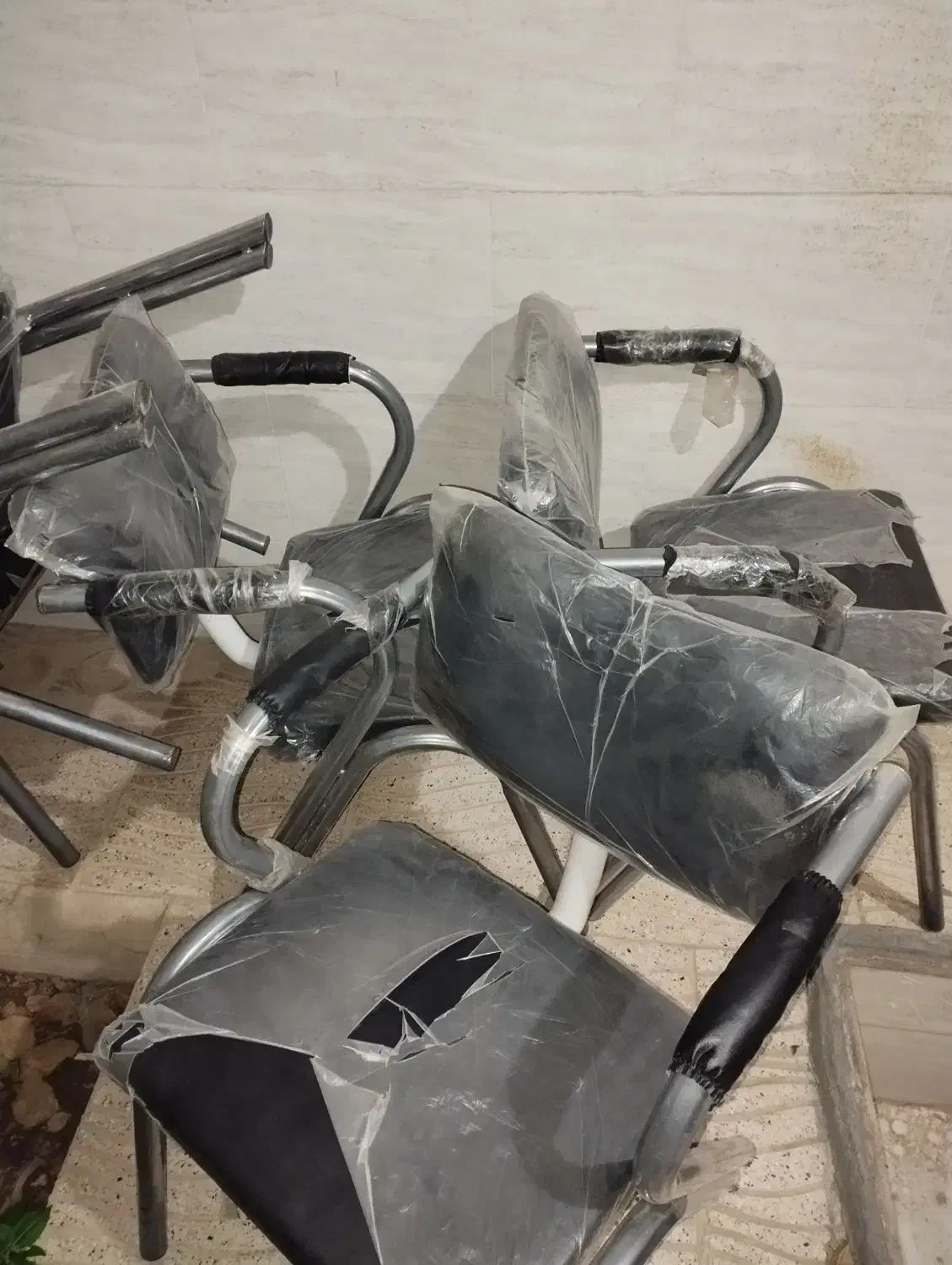 صندلی انتظار|صندلی و نیمکت|یزد, |دیوار