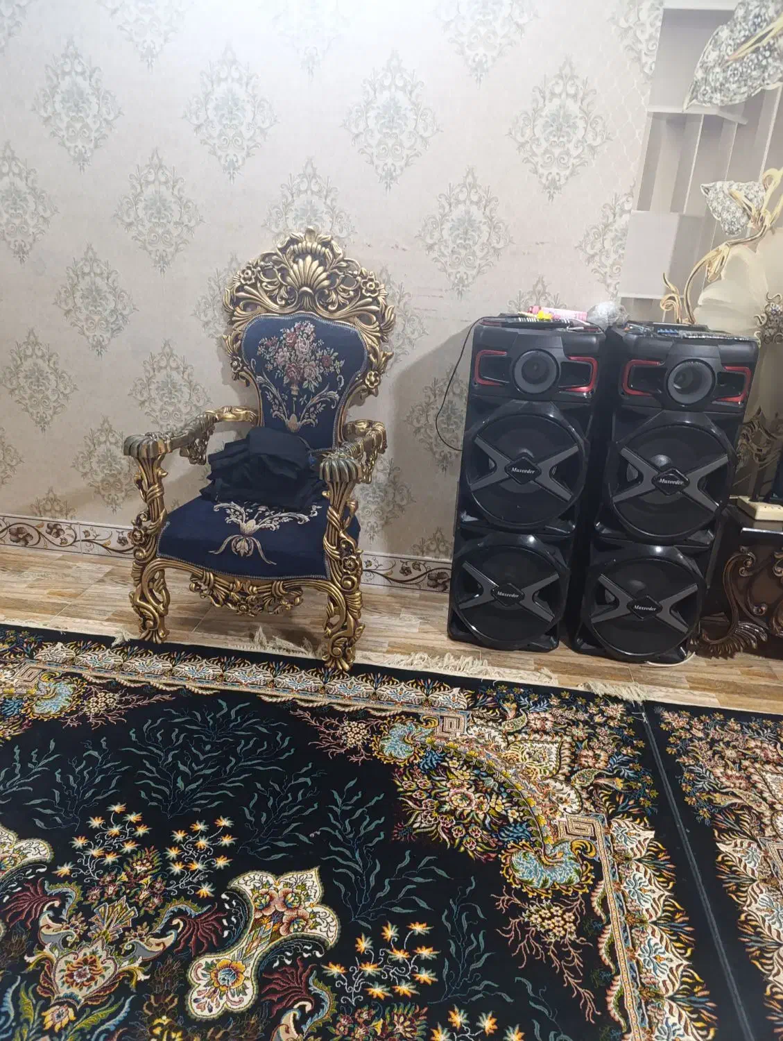 مبل پنجه شیری سلطنتی ۹نفره|مبلمان خانگی و میز عسلی|قرچک, باقرآباد|دیوار