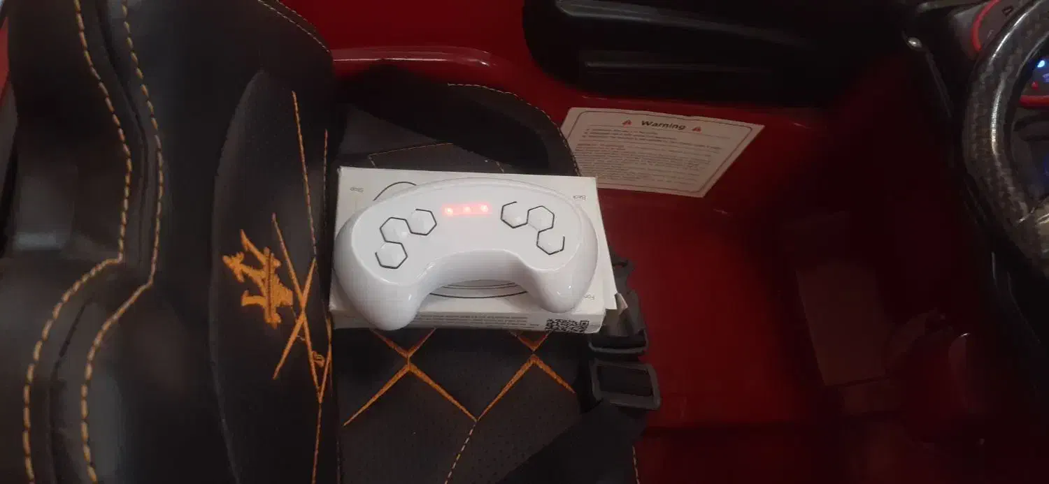 ماشین شارژی در حد نو|اسباب‌بازی بچه|ملایر, |دیوار