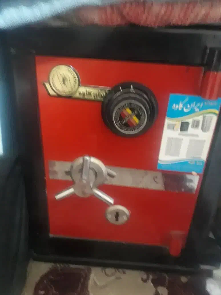 گاو صندوق رمز دار|فروشگاه و مغازه|کاشان, فاز ۲ ناجی آباد|دیوار