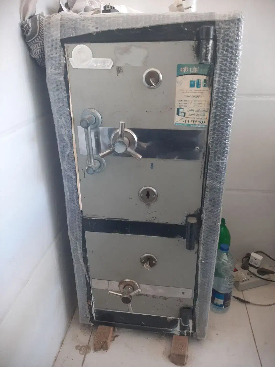 گاوصندوق|ابزارآلات|املش, |دیوار