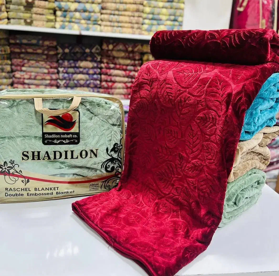 پتو|رختخواب، بالش، پتو|بیجار, |دیوار