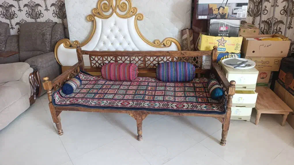 تخت سنتی|مبلمان خانگی و میز عسلی|چمستان, |دیوار
