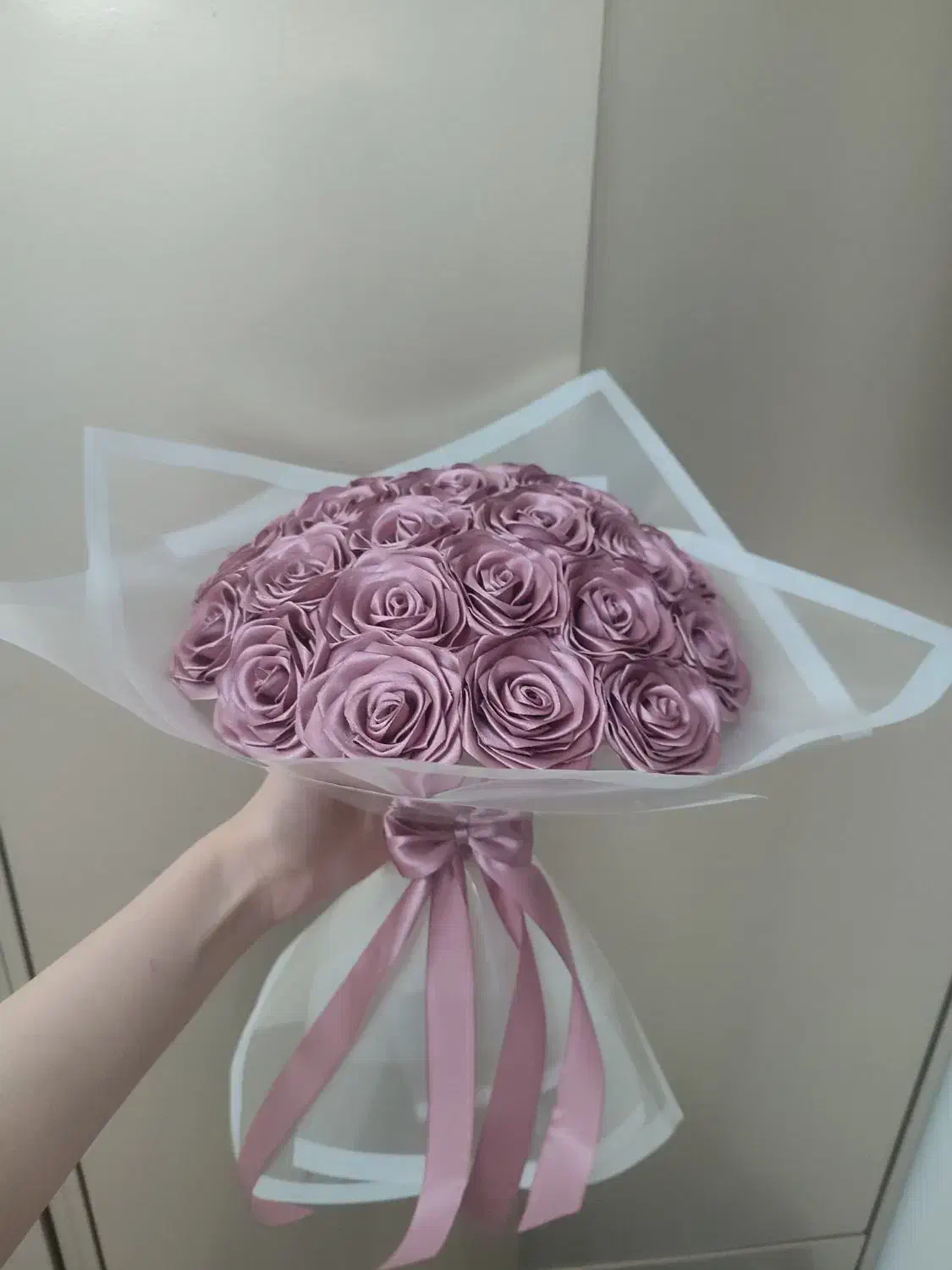 دسته گل روبانی آماده|گل مصنوعی|قم, دروازه چوبی|دیوار