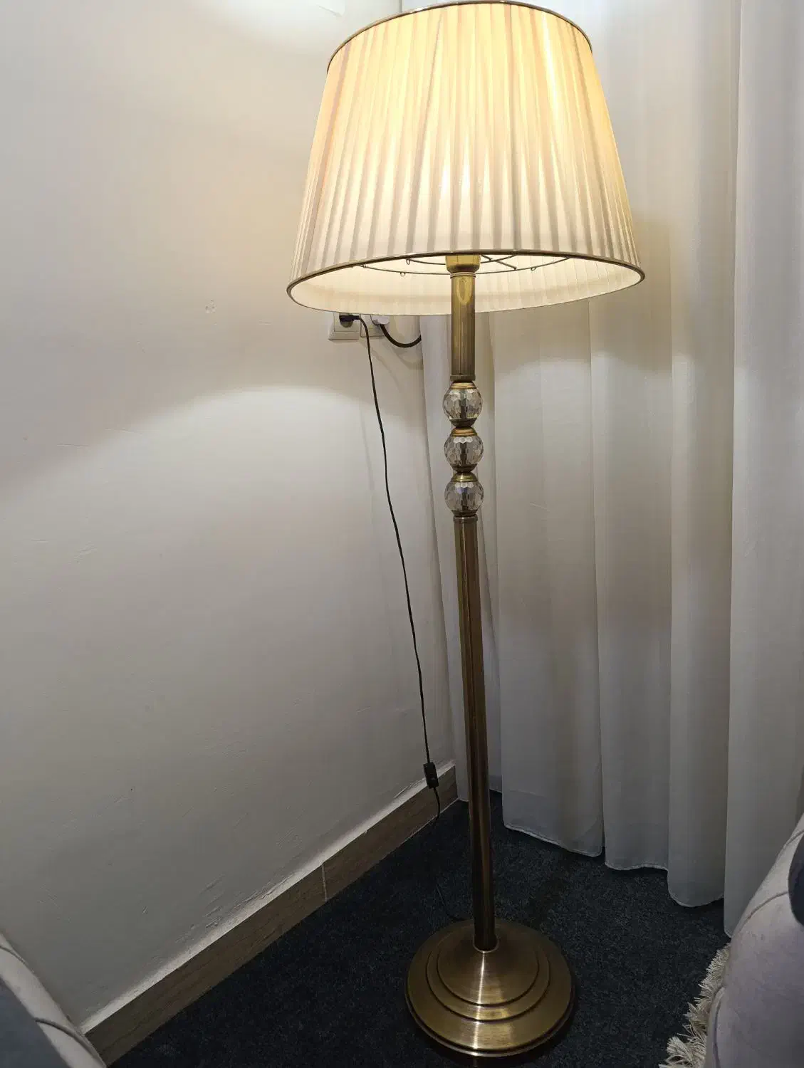 آباژور جنس پایه فلزی|چراغ خواب و آباژور|اهواز, شهدای انتظامی|دیوار