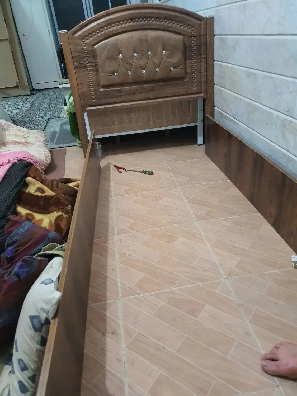 تخت تک نفره|تخت و سرویس خواب|قم, باجک دو|دیوار