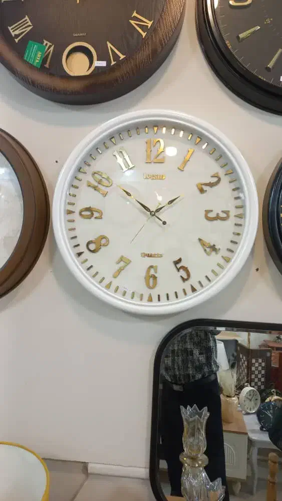 به یک فروشنده نیازمندیم|استخدام بازاریابی و فروش|کاشمر, |دیوار