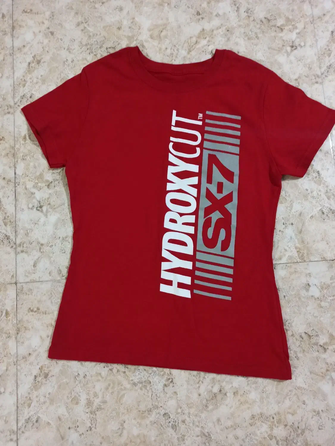 چند تا تیشرت و شومیز|لباس|رشت, نامجو|دیوار