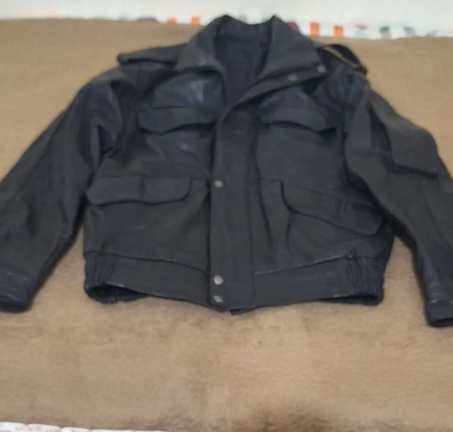 کاپشن پلیسی|لباس|اصفهان, دانشگاه اصفهان|دیوار