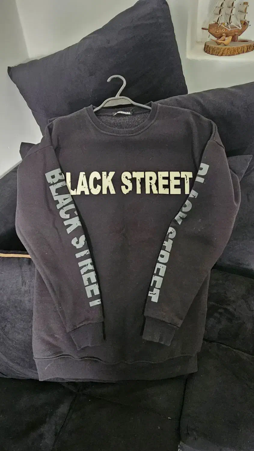 تعدادی دورس و هودی نو و درحد نو|لباس|اصفهان, گورتان|دیوار