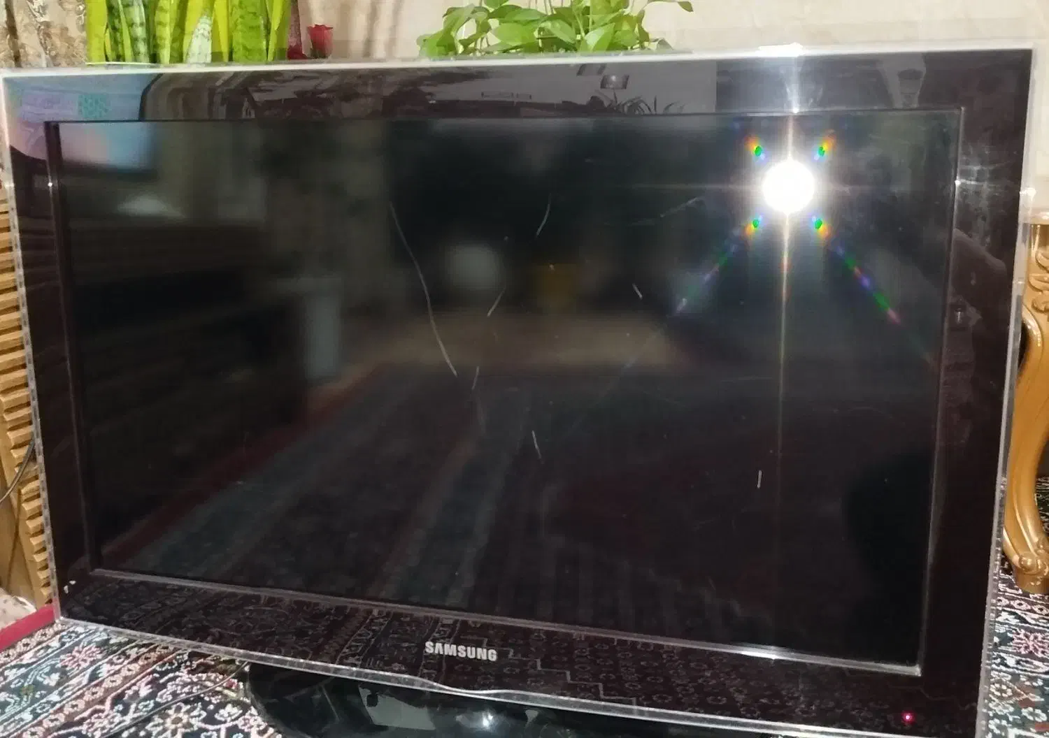 تلوزیون|تلویزیون و پروژکتور|شاهین دژ, |دیوار