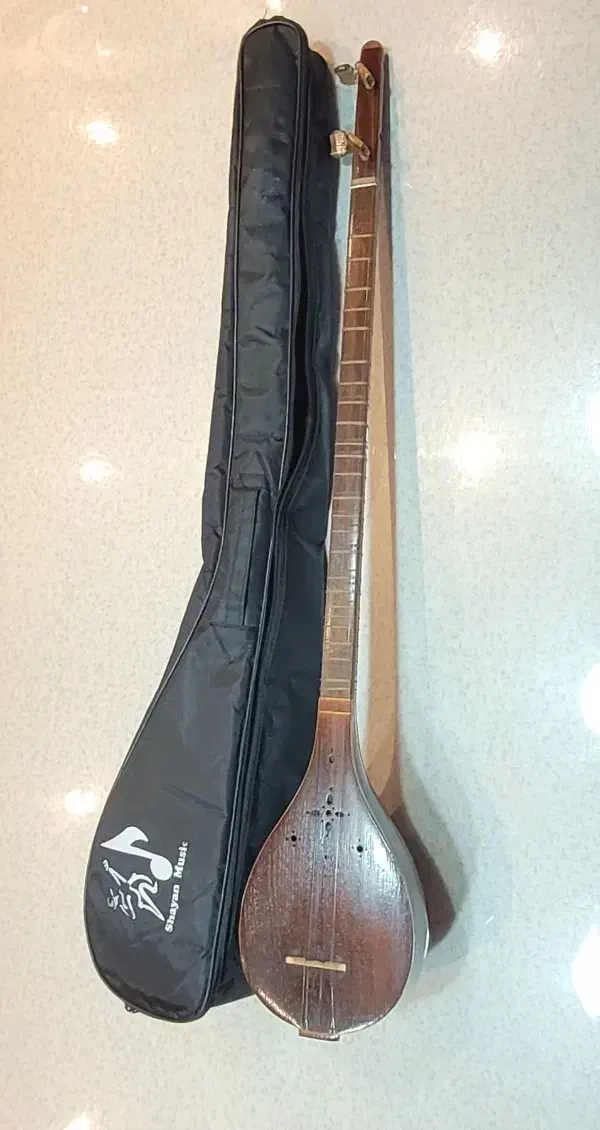 سه تار مفاخری|سازهای سنتی|لنجان, |دیوار