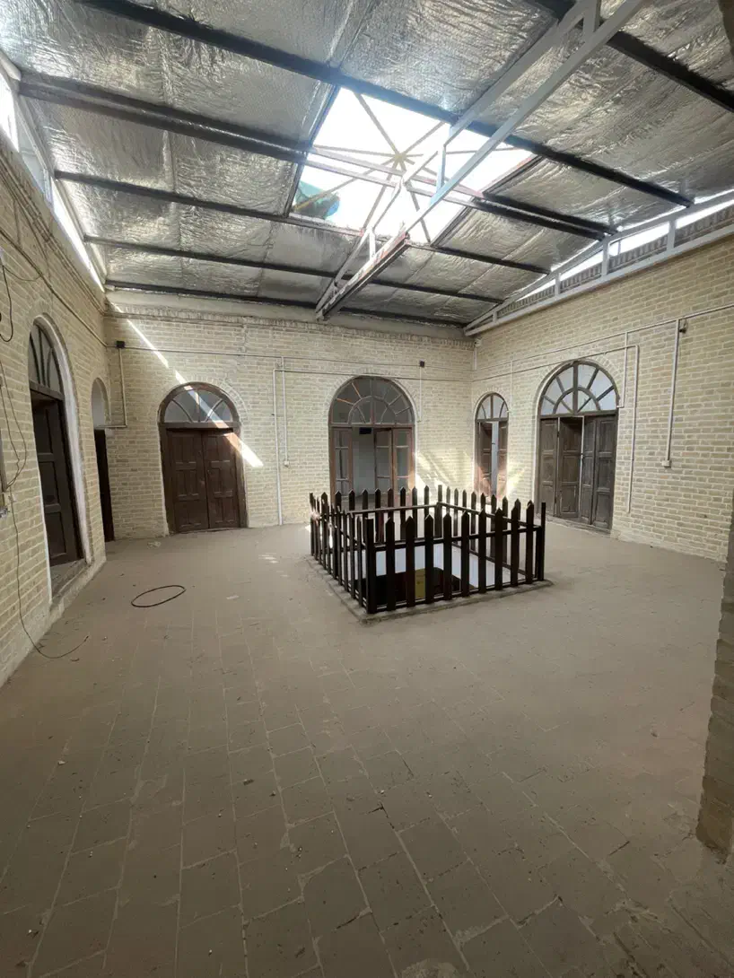 اجاره تیمچه ۳۰۰ متری بر اصلی خیابان قیام|اجارهٔ مغازه و غرفه|یزد, |دیوار