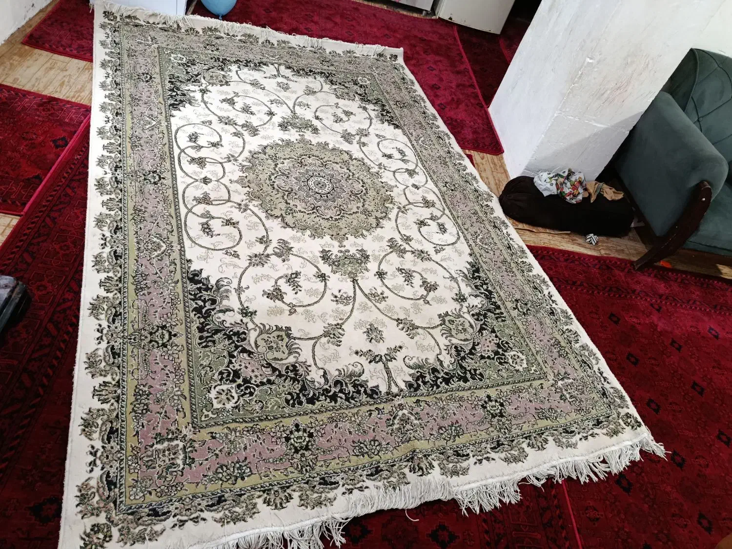 ۲عدد فرش ۶ متری شسته شده جفت شبیه هم هستن|فرش|صومعهسرا, |دیوار