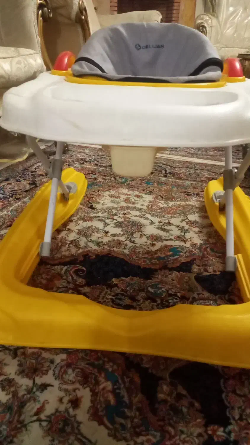 روروئک|کالسکه و لوازم جانبی|رشت, پل تالشان|دیوار