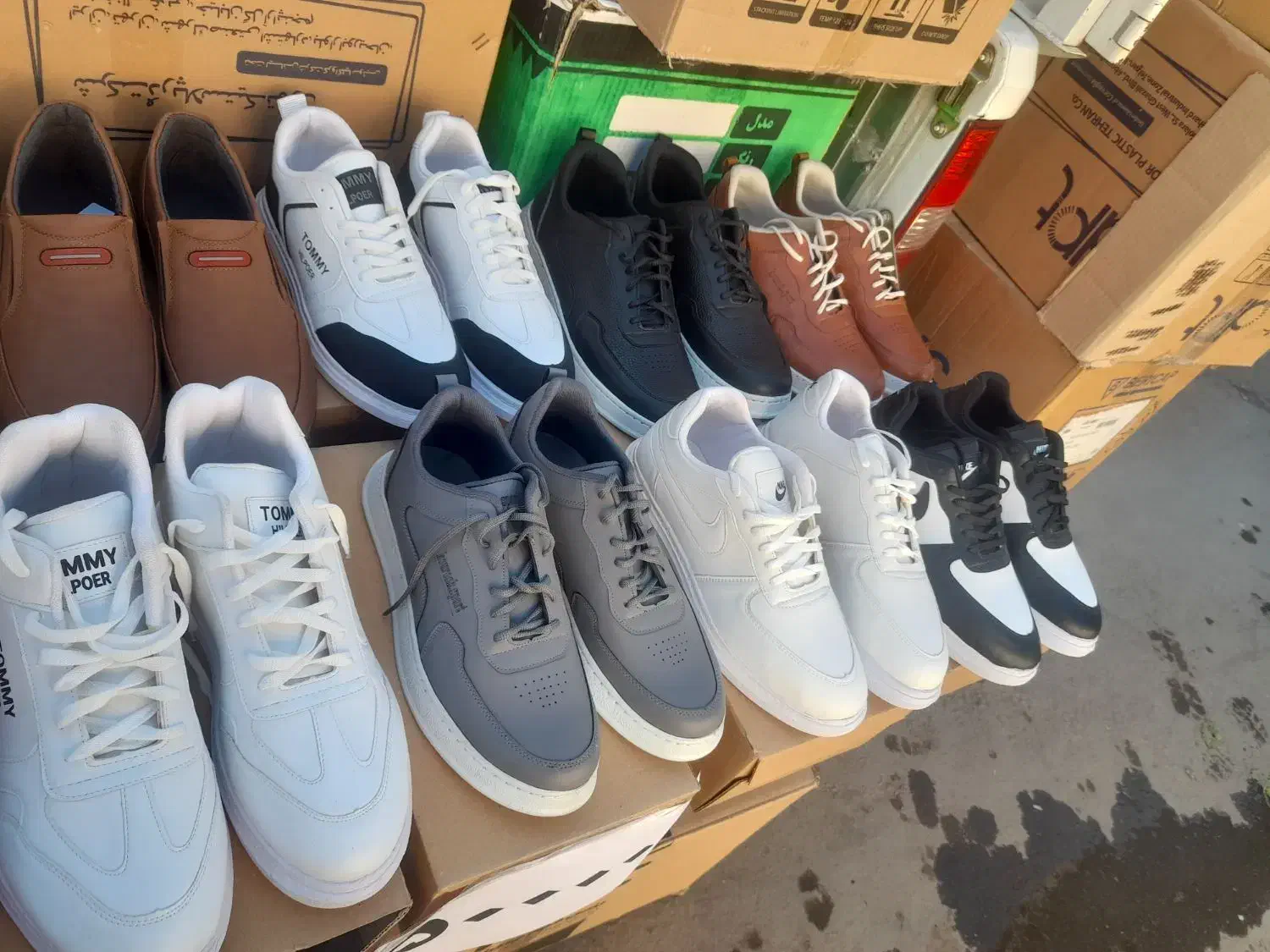 کفش|کیف، کفش، کمربند|جوانرود, |دیوار