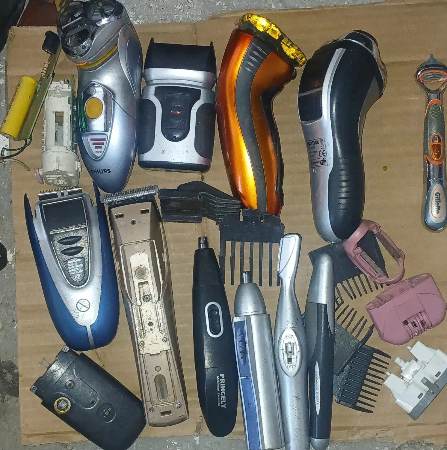 چراغ قوه وریش تراش|لامپ و چراغ|میاندوآب, |دیوار