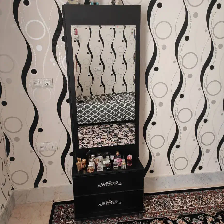 آینه|آینه|خرمدره, |دیوار