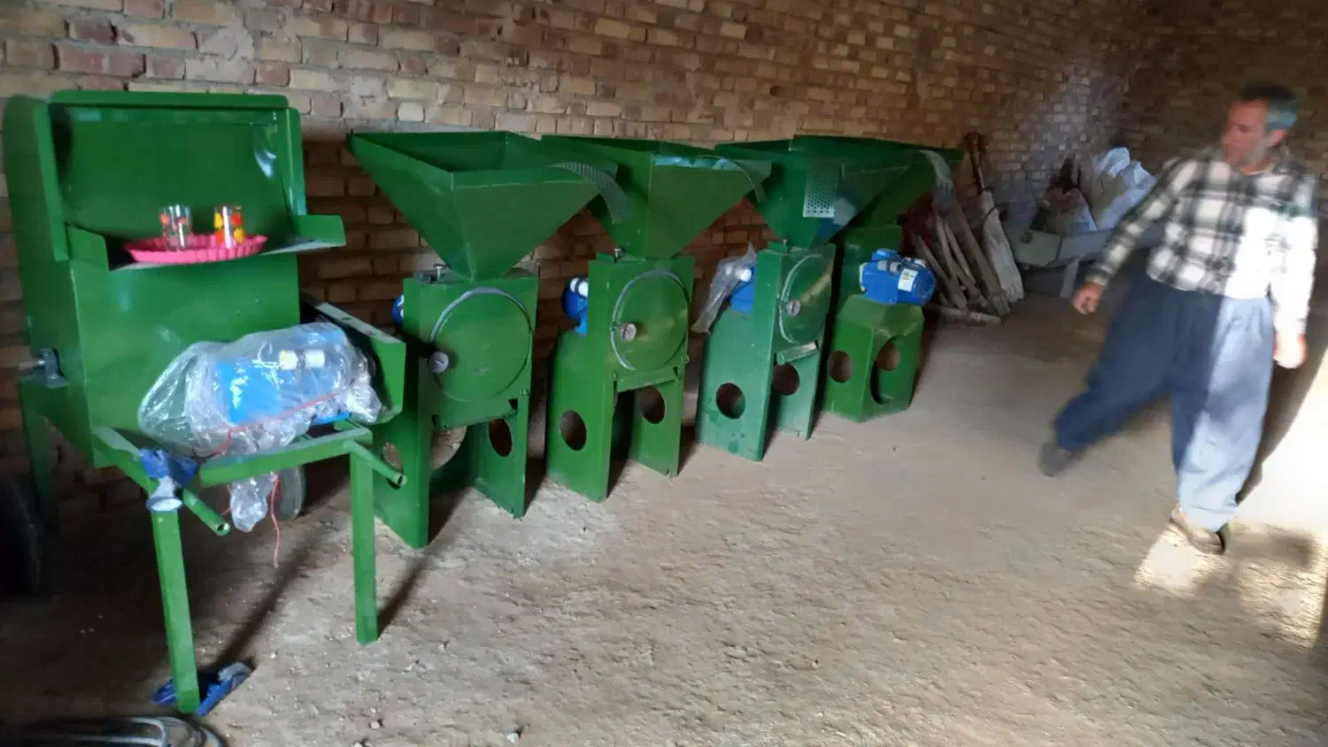 جو و ذرت و حبوبات|لوازم جانبی حیوانات|دیواندره, |دیوار