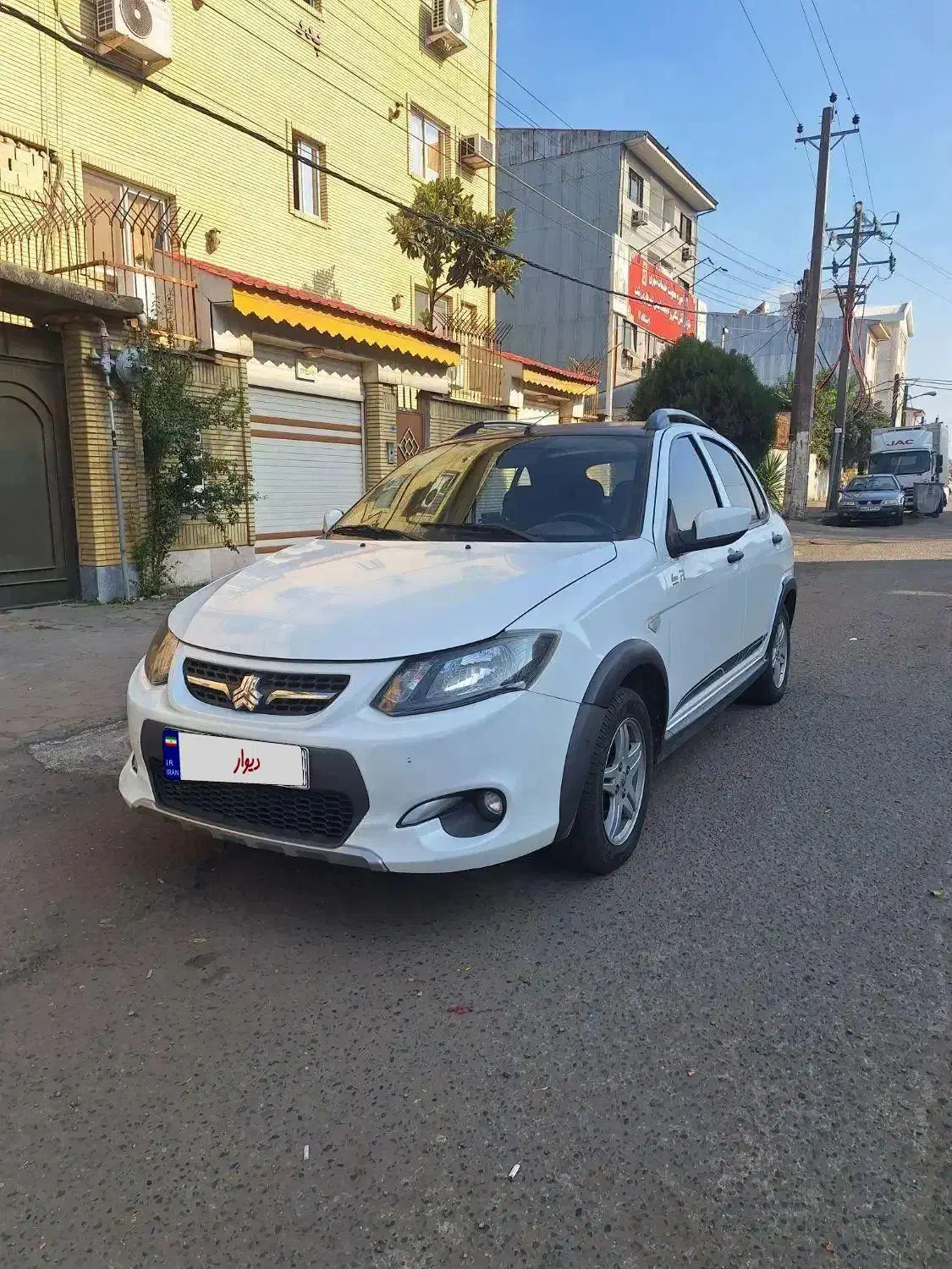 کوییکr مدل1401 سفید مشکی|خودرو سواری و وانت|رشت, پاستوریزه|دیوار