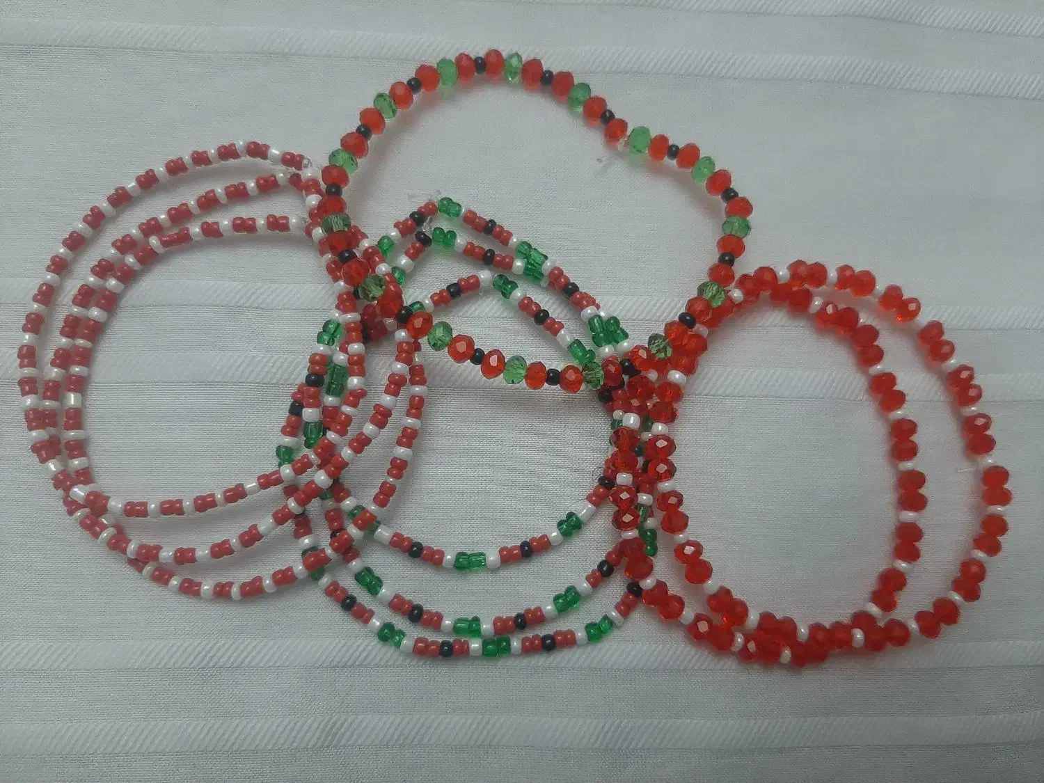 دستبند و گردنبندمنجوق و مهرهای بسیار عالی|بدلیجات|فولادشهر, پارک کوهستان|دیوار