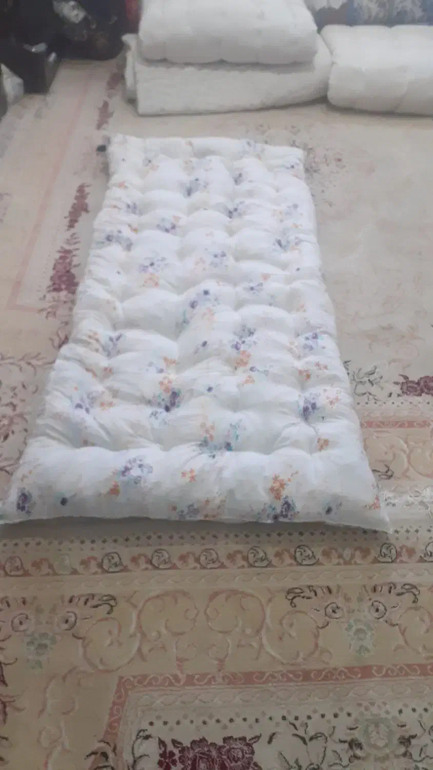 تشک|تشک تختخواب|خوی, |دیوار