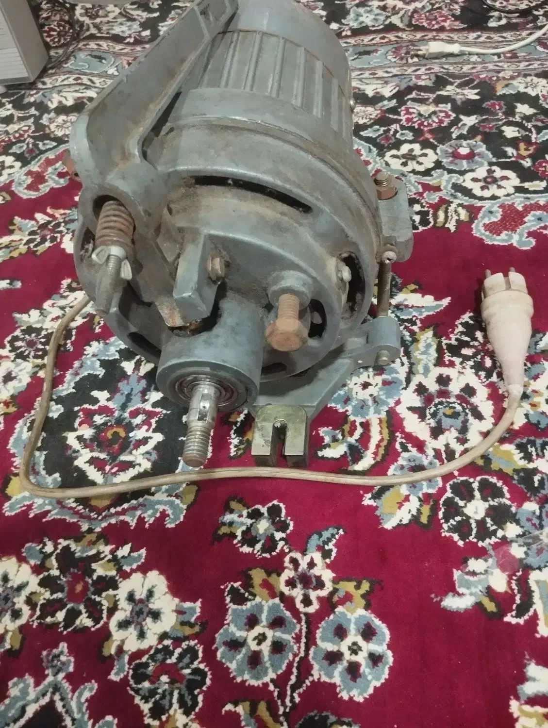 دینام|چرخ خیاطی و ریسندگی|اردبیل, |دیوار