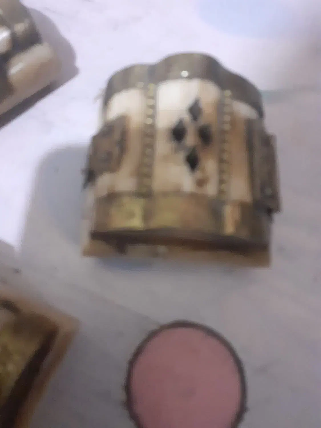 صندوقچه‌ زیبا|کلکسیون اشیاء عتیقه|طرقبه, |دیوار