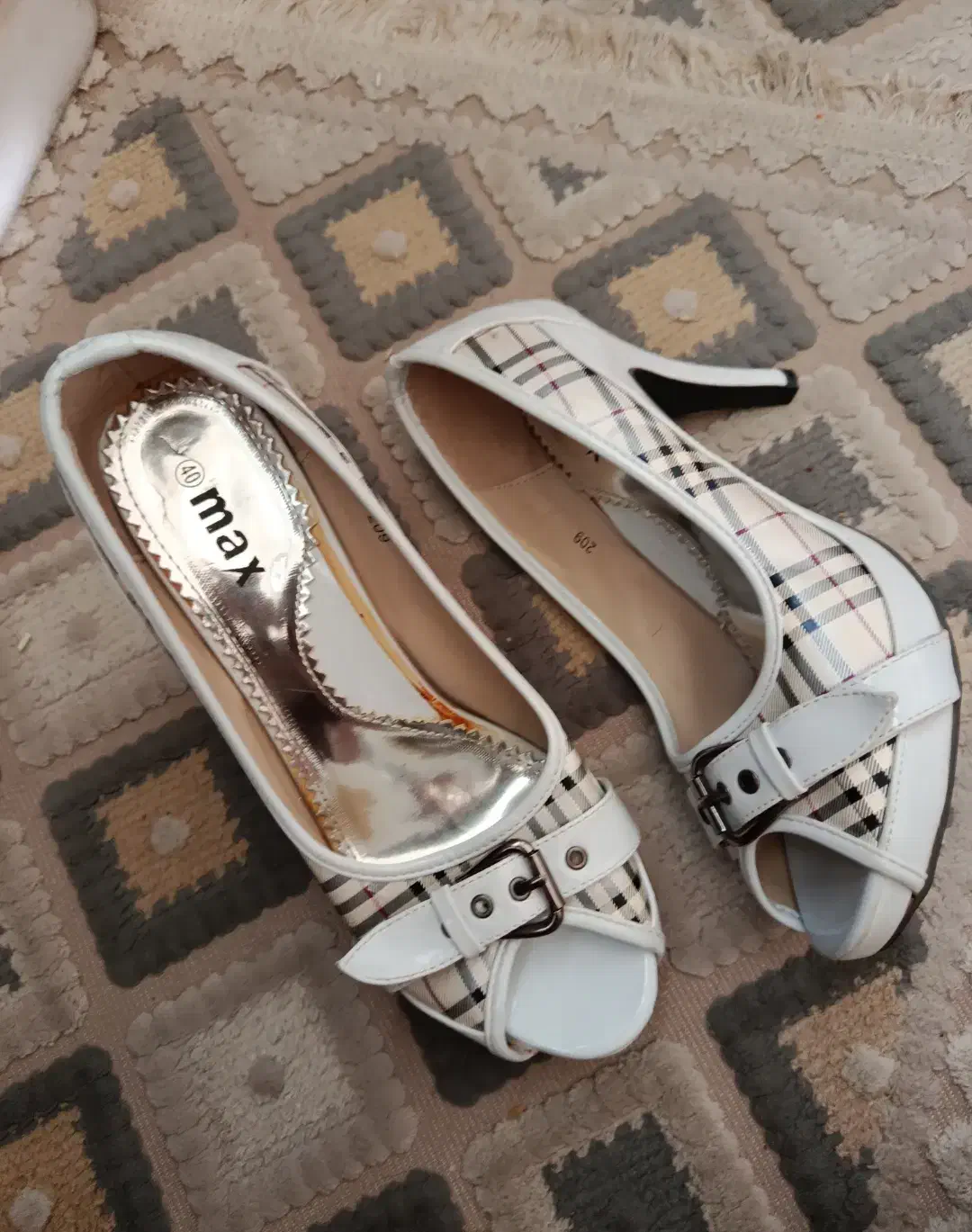 کفش اسپورت کفش پاشنه دار کفش عروس|کیف، کفش، کمربند|شیراز, کوشک میدان|دیوار