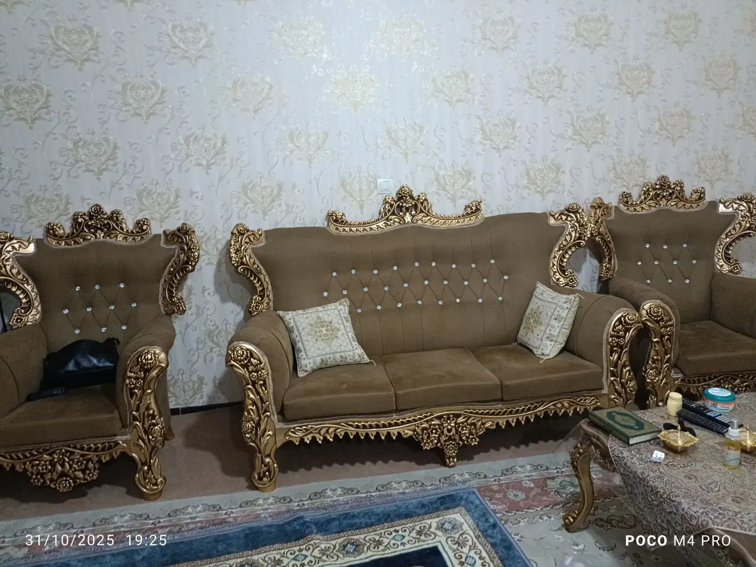 یک دست مبل هفت نفره سلطنتی|مبلمان خانگی و میز عسلی|زاهدان, |دیوار