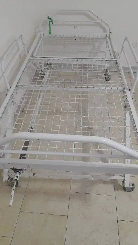 تخت آهنی یک شکن|پزشکی|شیراز, بعثت|دیوار