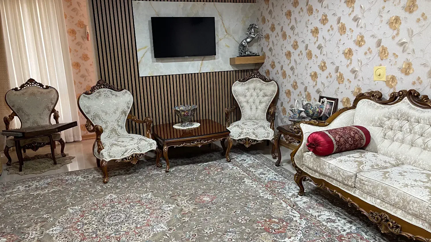 مبل سلطنتی|مبلمان خانگی و میز عسلی|ورامین, ورامین|دیوار